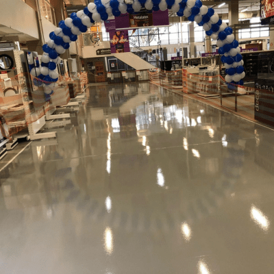 Piso epóxi para supermercados em Cotia com acabamento resistente para alto tráfego
