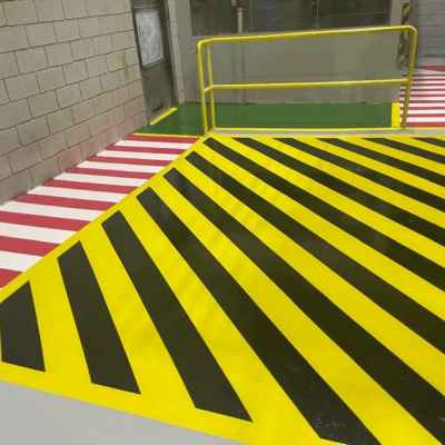 pintura e sinalização de piso industrial em área fabril