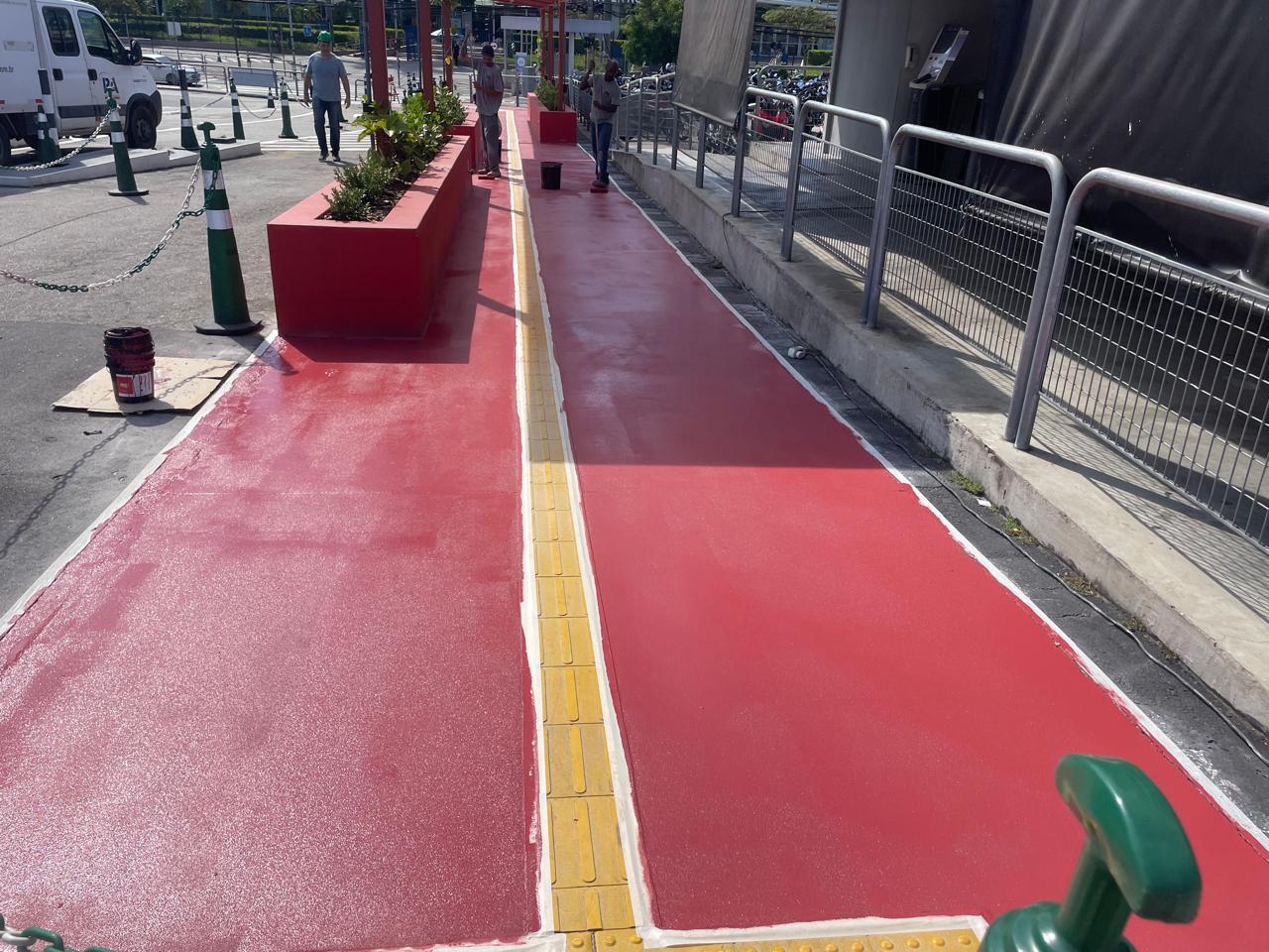 Aplicação de pintura epóxi externa no Expo Center Norte em São Paulo
