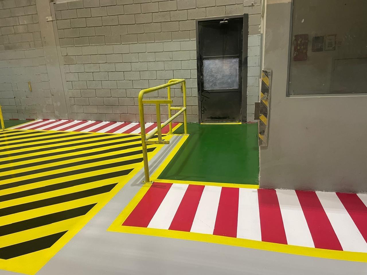 Tratamento de piso industrial antes da aplicação do revestimento epóxi