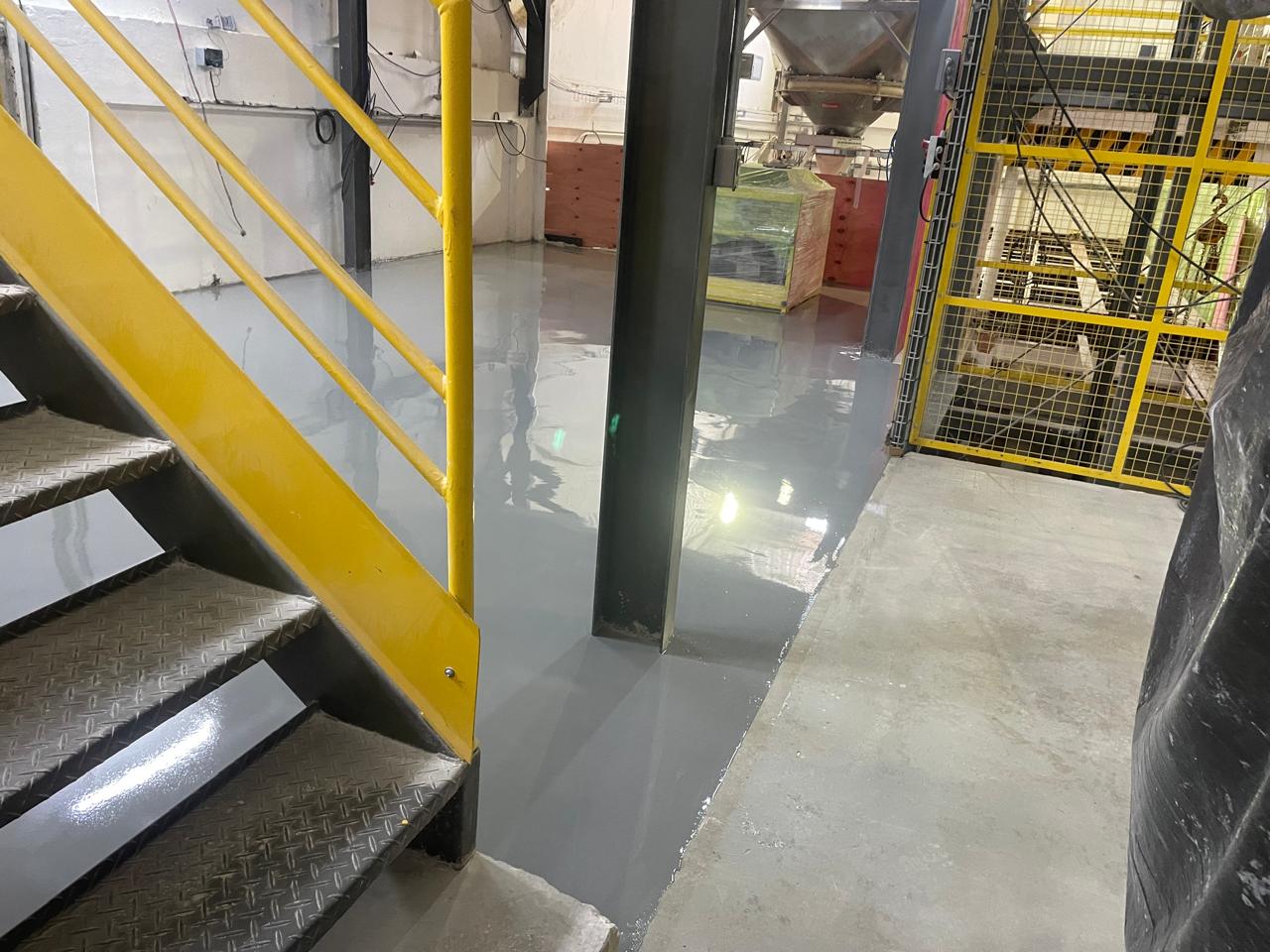 Tratamento e recuperação de piso em indústria mecânica em Limeira
